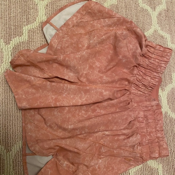 Lululemon short - Picture 5 of 6
